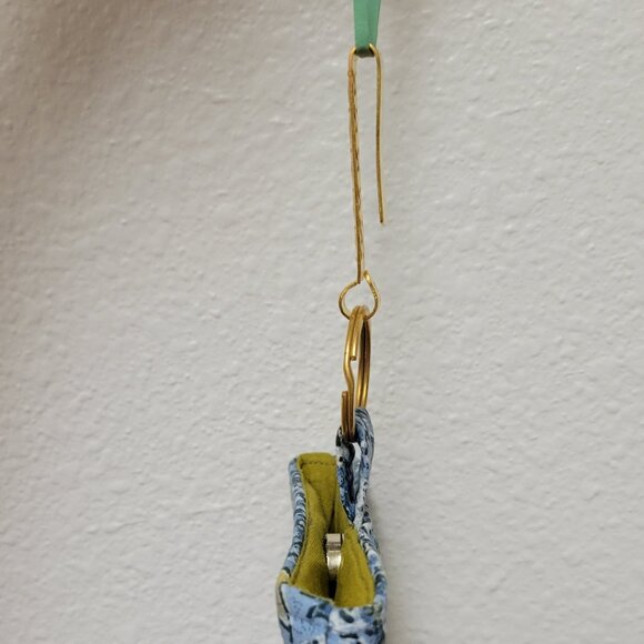 NWOT Hands Free Cell Phone Bag/Purse/Slip On/Walking/Athleisure/Holster/Belt - Picture 3 of 4